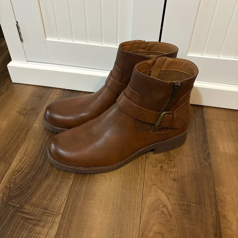 Vintage 7 Eight Brown Buckle Ankle Boots Size 11